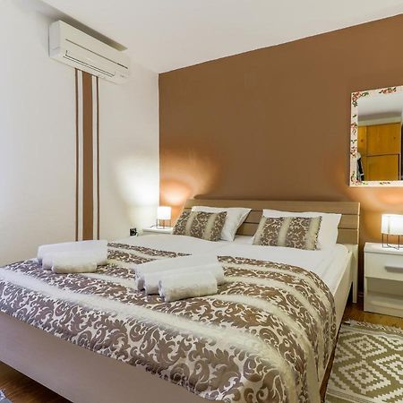 City Center 3 Bedroom Apartment ヴルサル エクステリア 写真