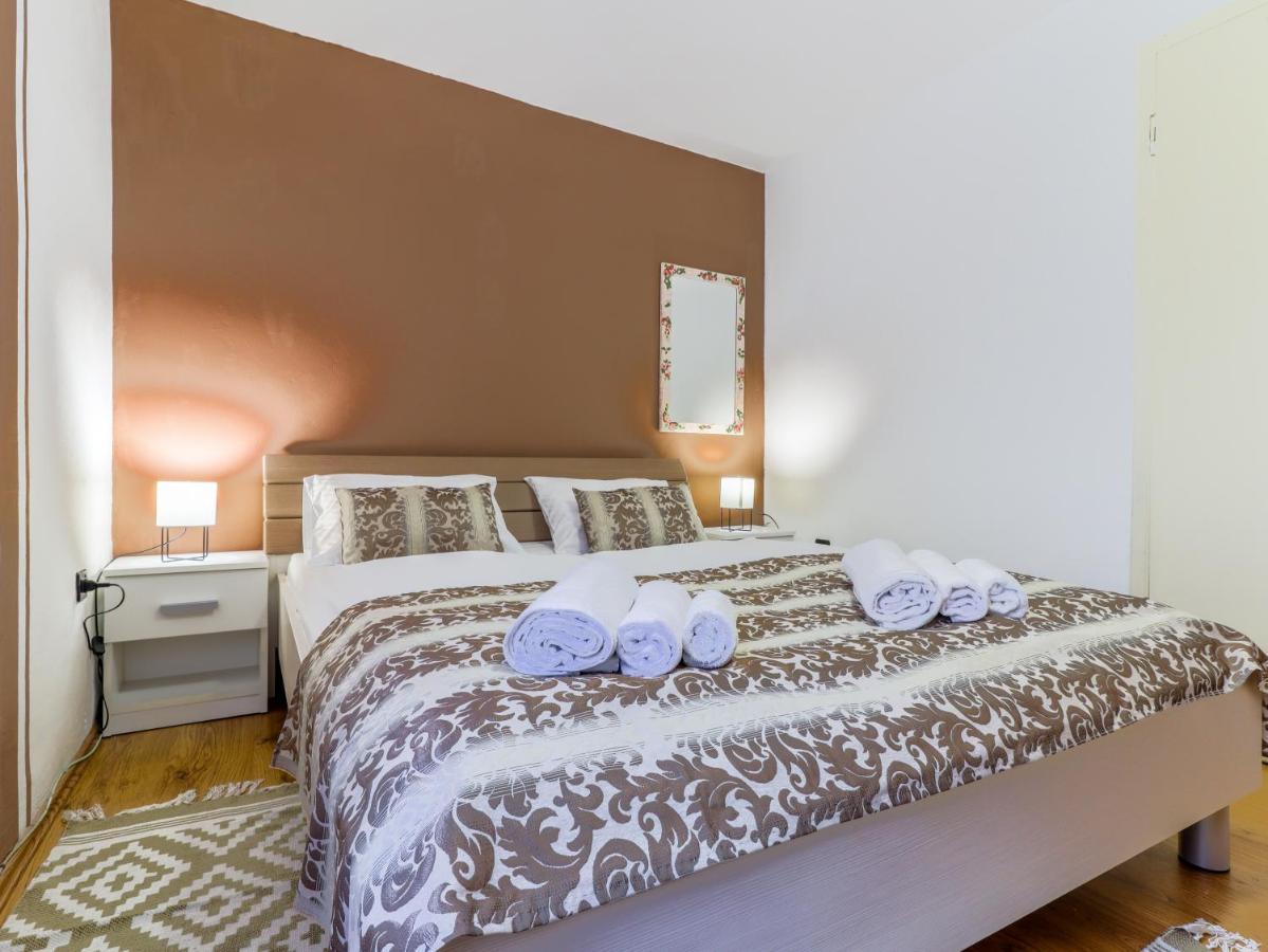 City Center 3 Bedroom Apartment ヴルサル エクステリア 写真