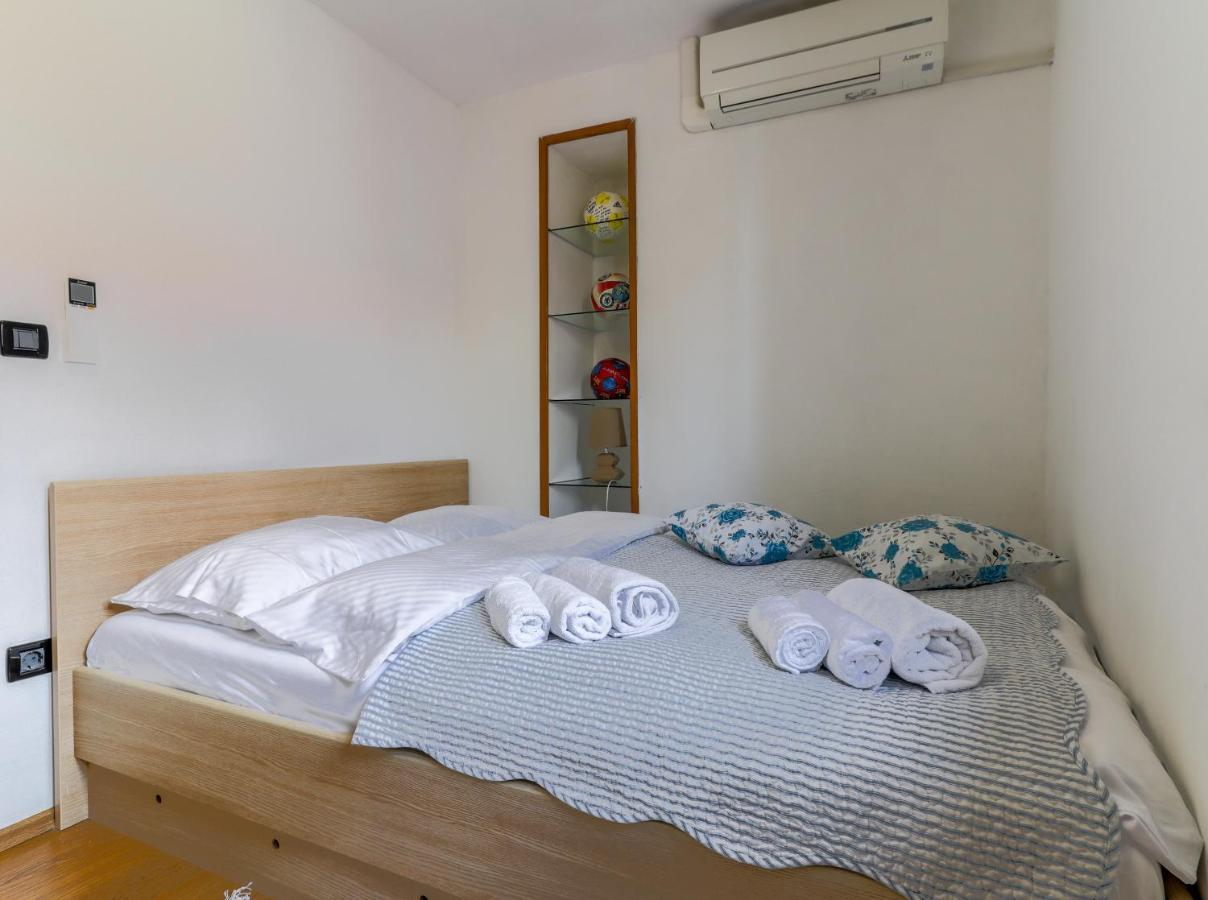 City Center 3 Bedroom Apartment ヴルサル エクステリア 写真